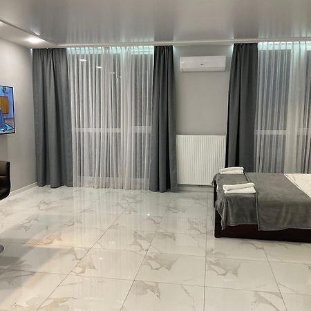 Vip Apartment Near Center Львов Экстерьер фото