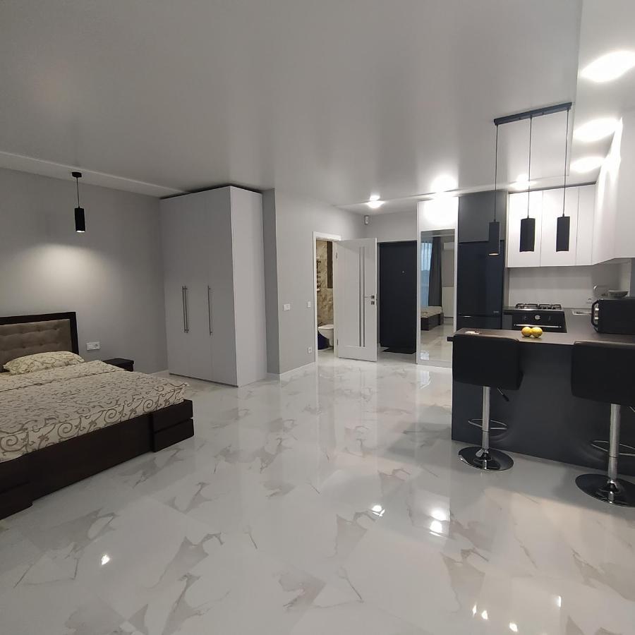 Vip Apartment Near Center Львов Экстерьер фото