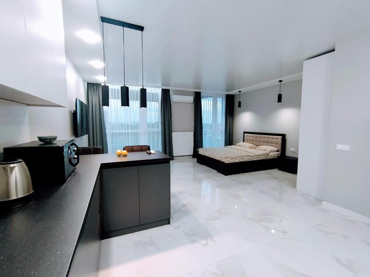 Vip Apartment Near Center Львов Экстерьер фото