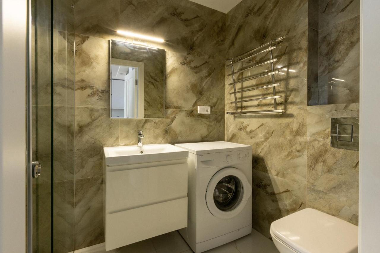 Vip Apartment Near Center Львов Экстерьер фото