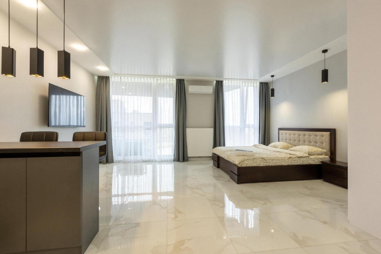 Vip Apartment Near Center Львов Экстерьер фото